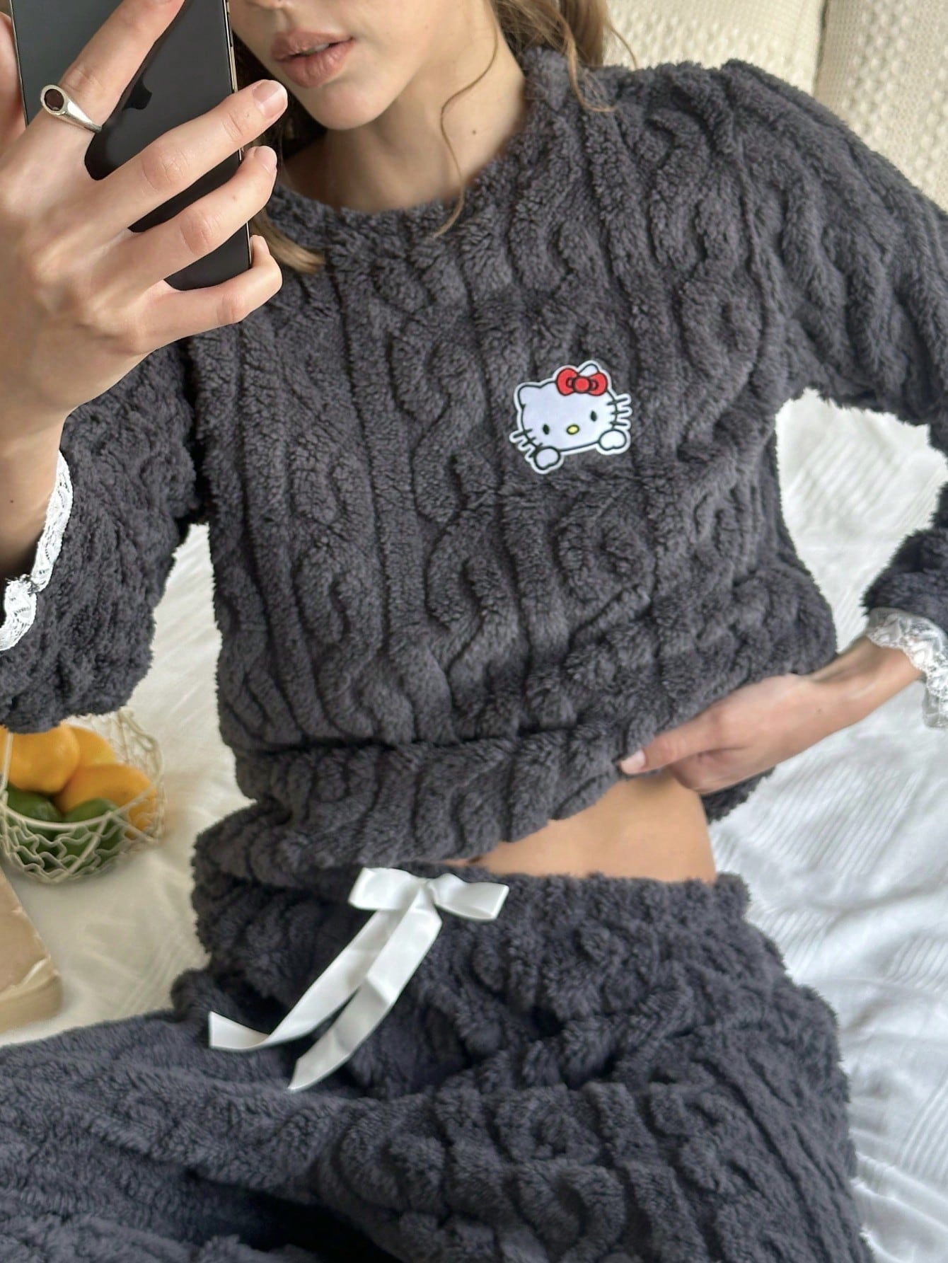 Sanrio 2Pcs Women Thickened Double-Sided Fleece Cuff Contrast Lace Embroidery Loose Top + Comfortable Pants Pajama Set, Fluffy Cozy Winter Clothes